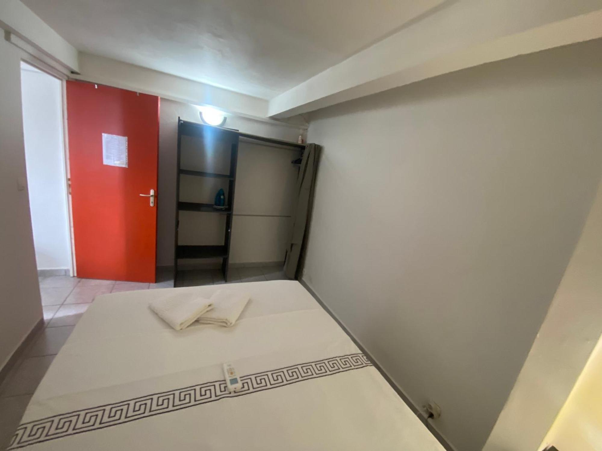 Logement De 40M2 Avec Terrasse, Moderne Et Equipe Petit-Canal Dış mekan fotoğraf