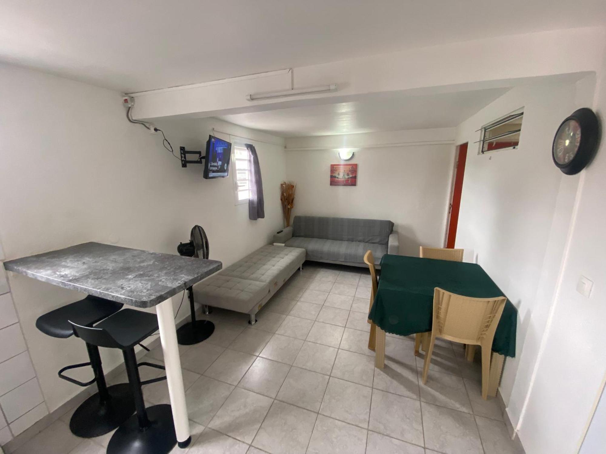 Logement De 40M2 Avec Terrasse, Moderne Et Equipe Petit-Canal Dış mekan fotoğraf